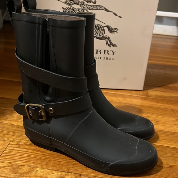 Burberry Gray Rubber Rain Boots - Picture 4 of 8